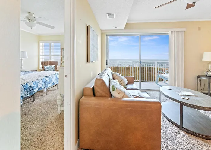 Beachfront 2-bedroom With Stunning Ocean Views Perfect For Family Getaways Holiday home Ocean City