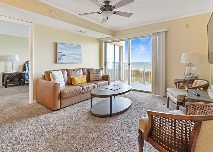 Beachfront 2-bedroom With Stunning Ocean Views Perfect For Family Getaways