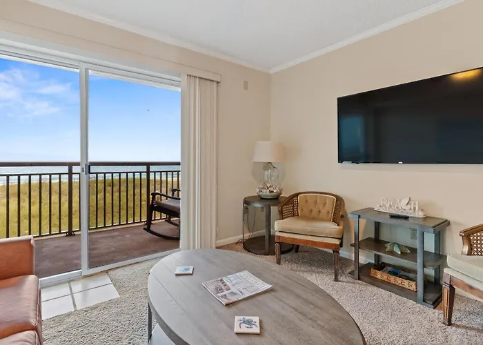 Holiday home Beachfront 2-bedroom With Stunning Ocean Views Perfect For Family Getaways