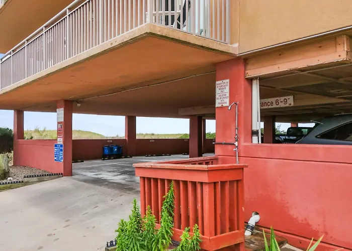 Holiday home Beachfront 2-bedroom With Stunning Ocean Views Perfect For Family Getaways