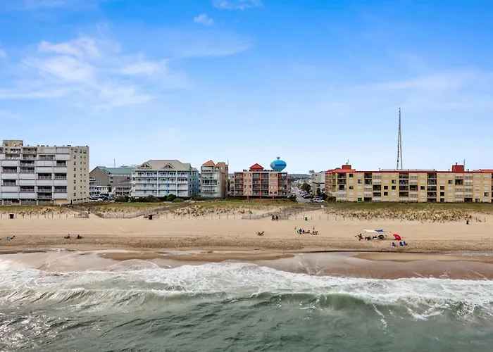 Beachfront 2-bedroom With Stunning Ocean Views Perfect For Family Getaways *