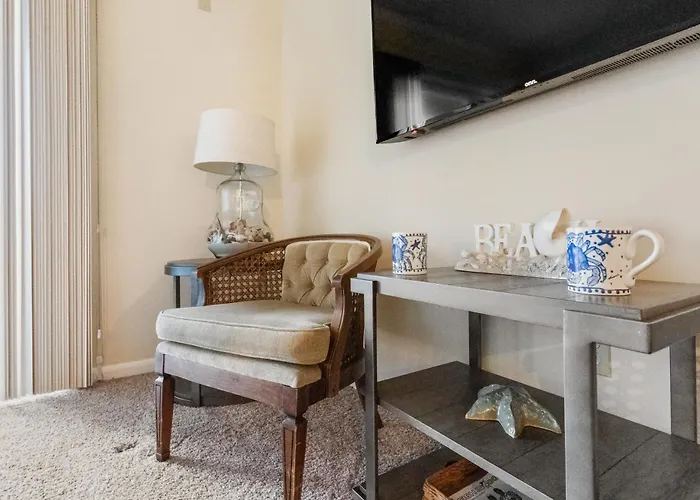 Beachfront 2-bedroom With Stunning Ocean Views Perfect For Family Getaways Holiday home *