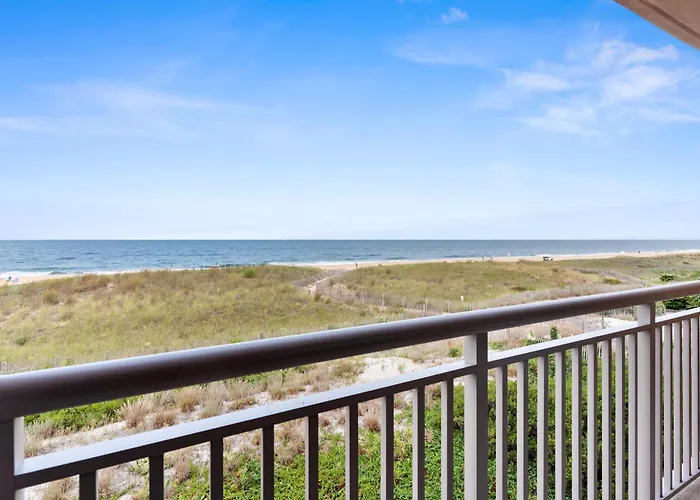 Holiday home Beachfront 2-bedroom With Stunning Ocean Views Perfect For Family Getaways *