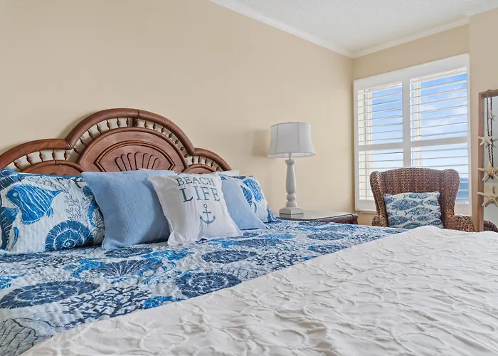 Beachfront 2-bedroom With Stunning Ocean Views Perfect For Family Getaways Holiday home Ocean City
