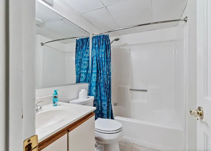Beachfront 2-bedroom With Stunning Ocean Views Perfect For Family Getaways Holiday home