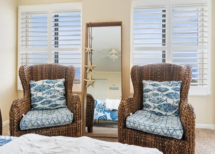Beachfront 2-bedroom With Stunning Ocean Views Perfect For Family Getaways Holiday home *