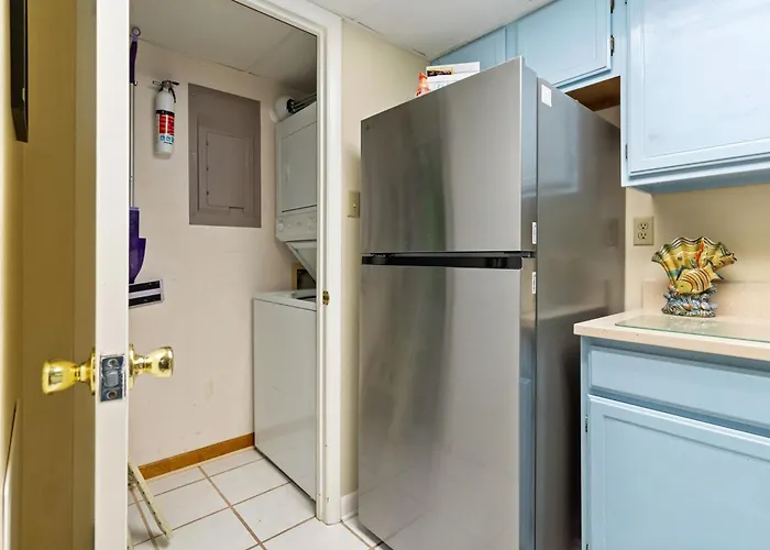 Beachfront 2-bedroom With Stunning Ocean Views Perfect For Family Getaways Ocean City